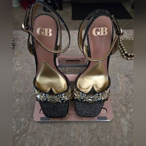 GB Gianni Bini Enchant-Ment Bead Embellished Platform Sandals.  Size  7